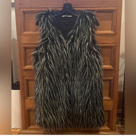 EUC FAUX FUR VEST SZ XL - Picture 5 of 5